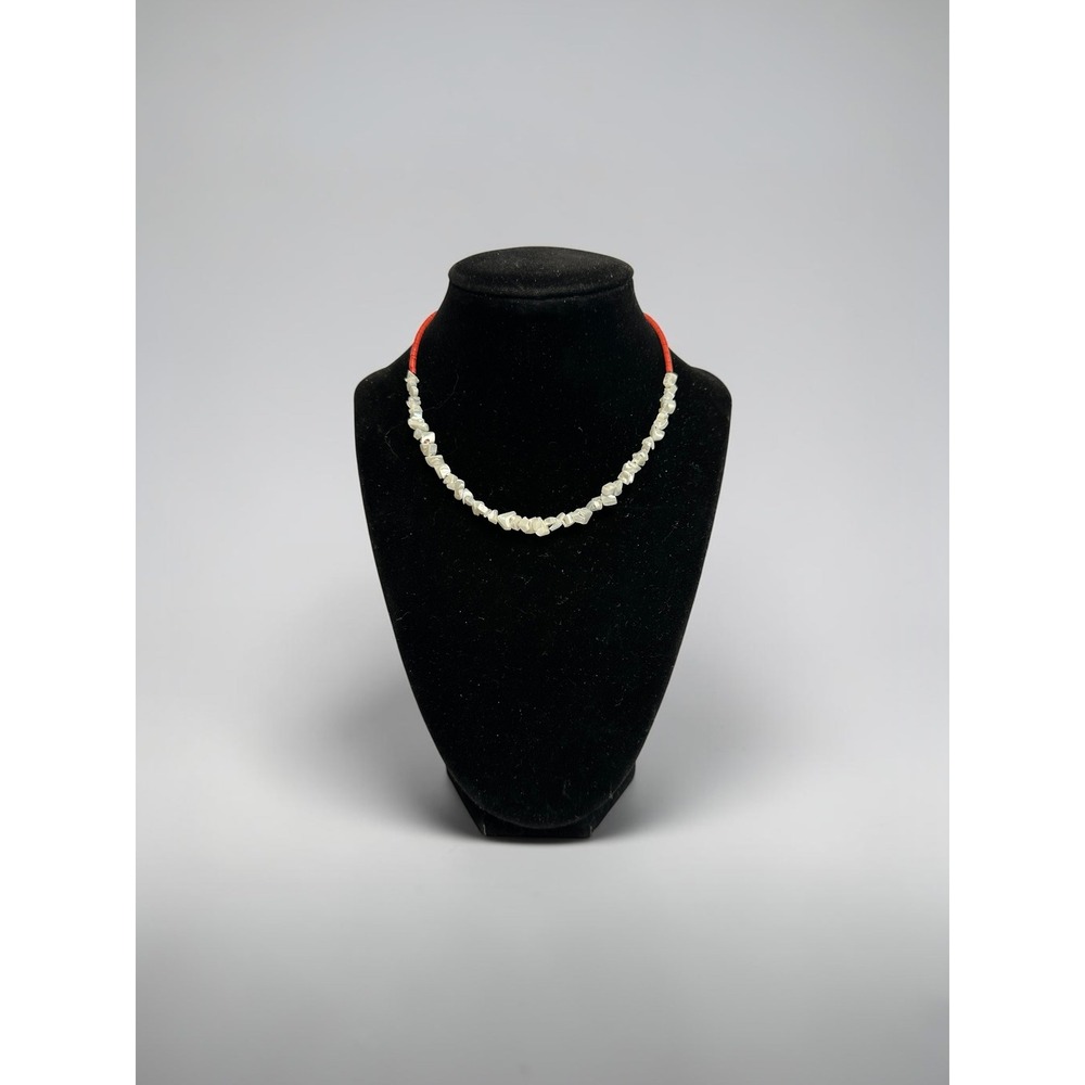 Beaded Necklace Women‎ 14in White Red Mother of Pearl Chip Shell